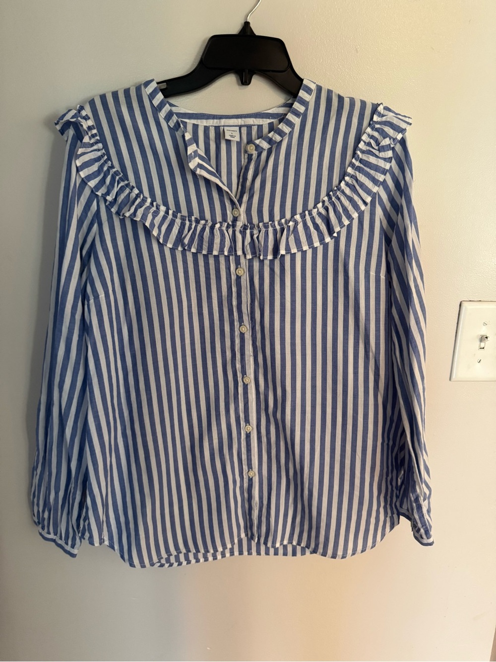 Old Navy Blue and White Striped Ruffle Collar Button-Up Blouse Sz Large